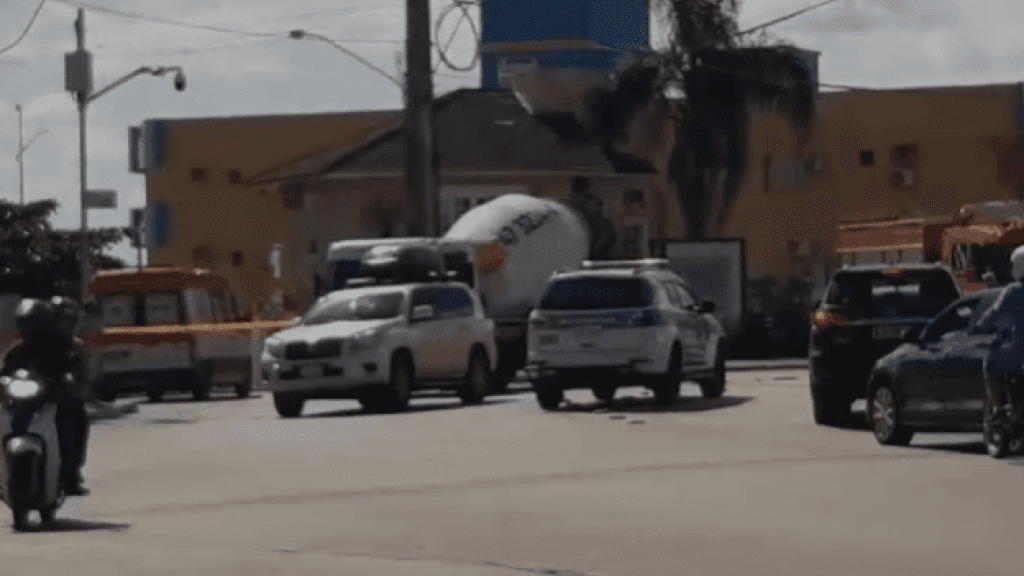 URGENTE: Colisão entre bicicleta e caminhão mata jovem argentino em Bombinhas