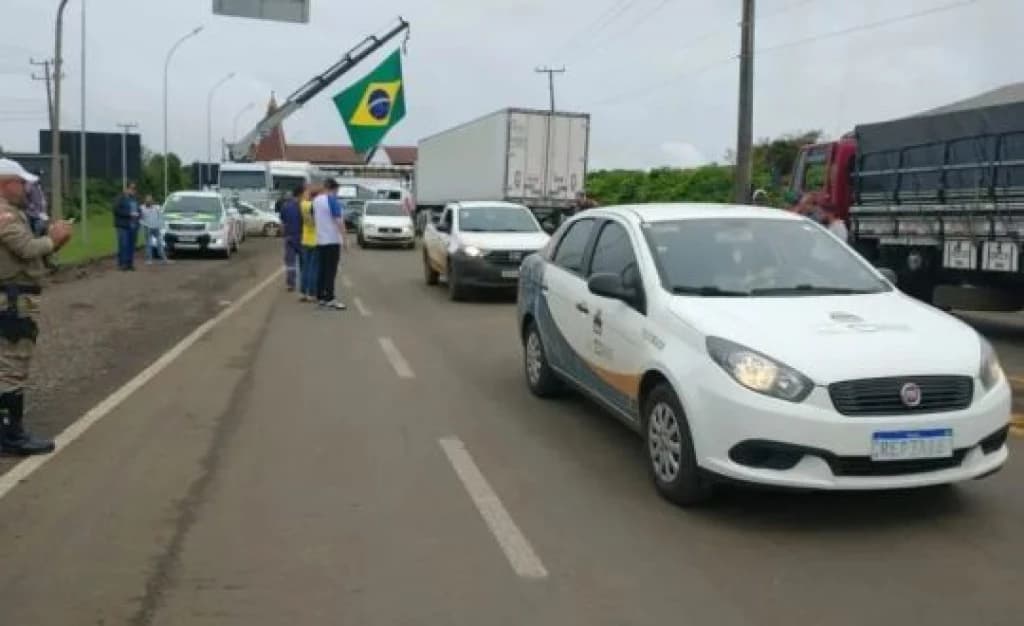Órgãos de segurança de SC se reúnem para decidir ações sobre bloqueios
