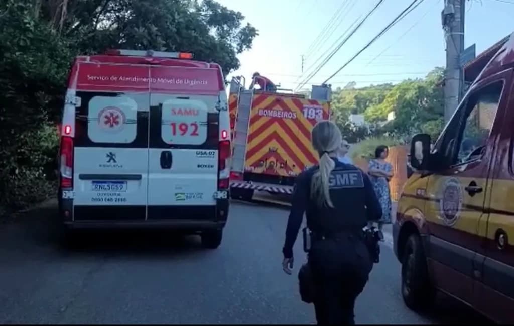 Ladrão fica ferido ao chutar janela de residência e pede socorro