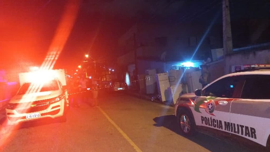 Homem bêbado mata colega de quarto a facadas em Itapema e acaba atrás das grades