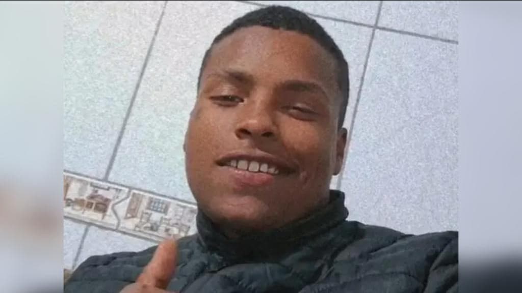 Jovem de 17 anos é morto a tiros dentro de residência em SC