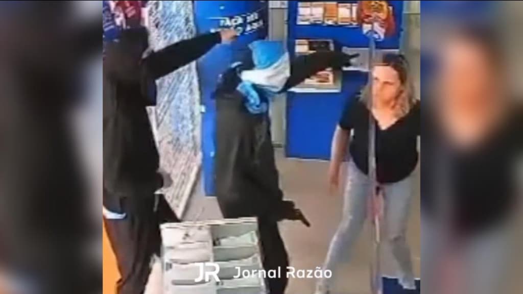 Mulher reage e tenta impedir que bandidos fugissem com malote de lotérica em SC