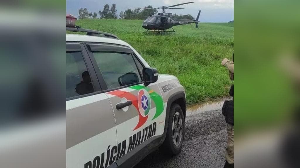 Motociclista foge do PR com 2 kg de cocaína e acaba preso pela PM em SC