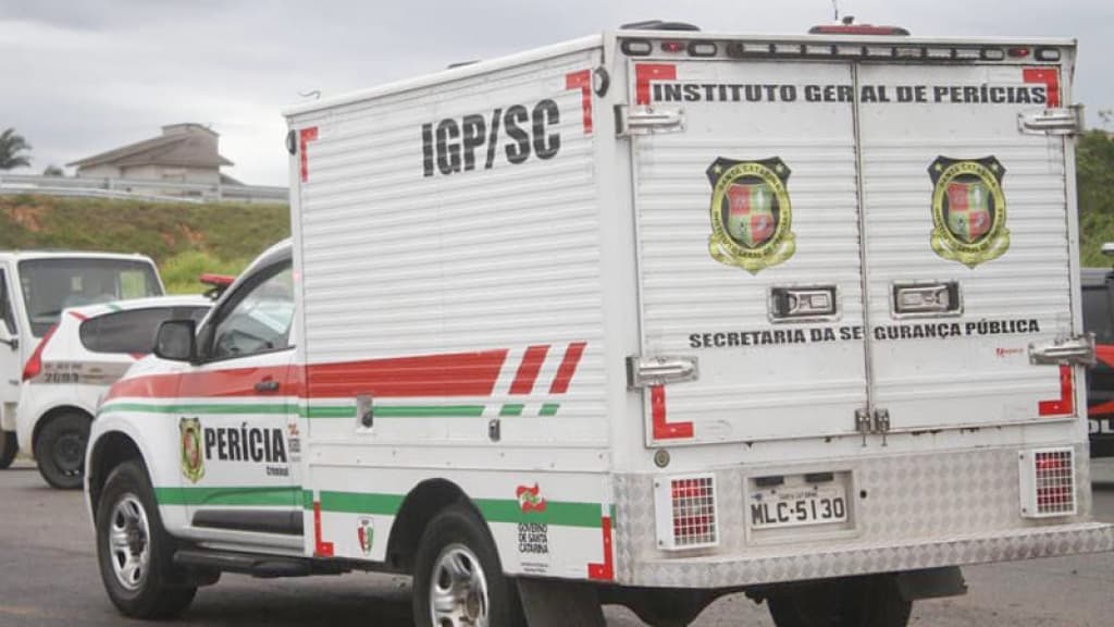 Idosa morre afogada após cair de sacada em área alagada, em Rio do Sul