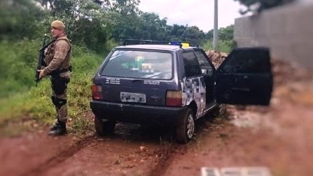 Ladrão ataca funcionários e foge com carro e arma de empresário