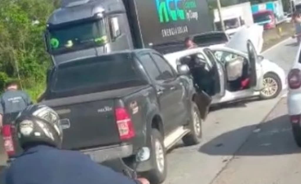 Acidente de trânsito com feridos é registrado na BR-101