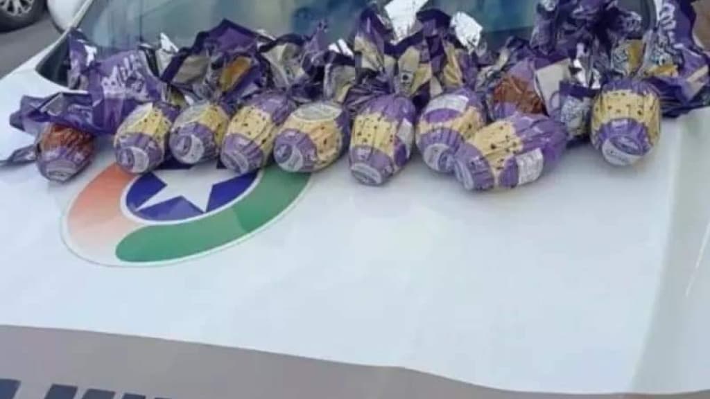 Mulher é presa após furtar R$ 850 em ovos de Páscoa em supermercado