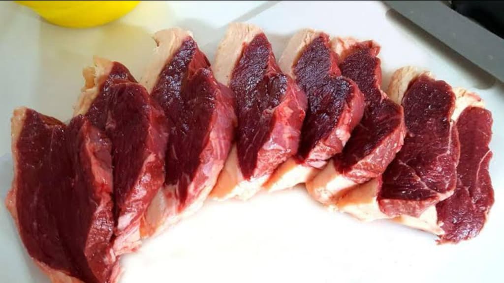 Ladrão tenta furtar “churrasquinho” e esfaquear segurança de supermercado