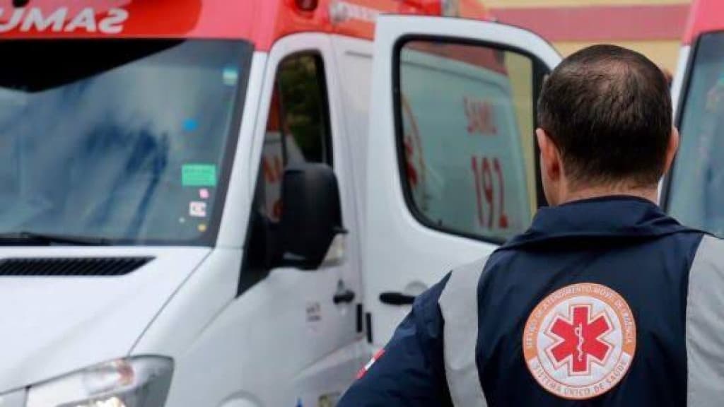 Criança é atropelada por veículo na saída da escola em SC