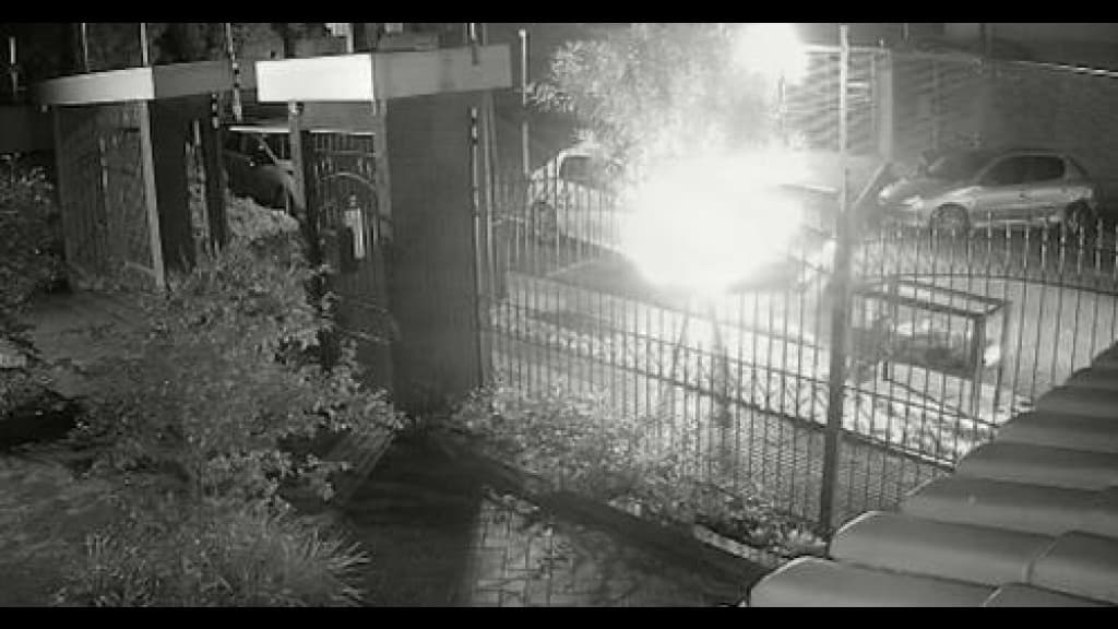 VÍDEO: Homem provoca acidente após descobrir traição da namorada por rastreador de celular