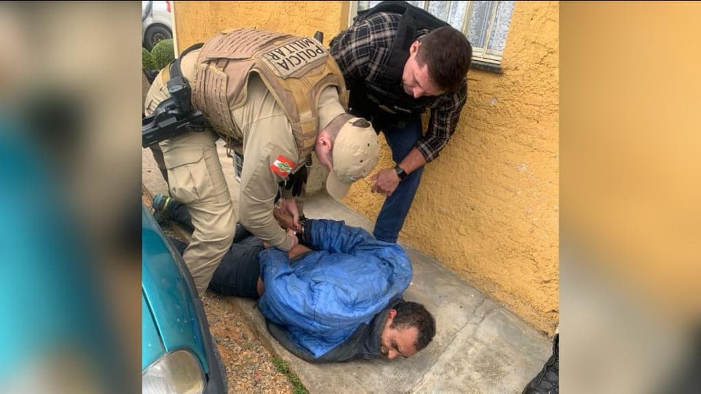 Homem que agrediu policial e fugiu durante audiência custódia é preso