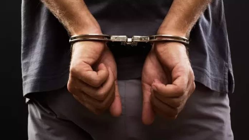 Homem acusado de estuprar idosa e sequestrar filha é preso