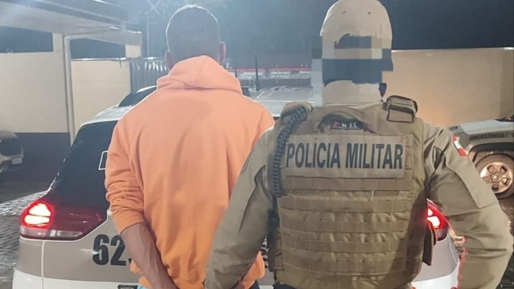 Foragido por roubo é preso em Itapema
