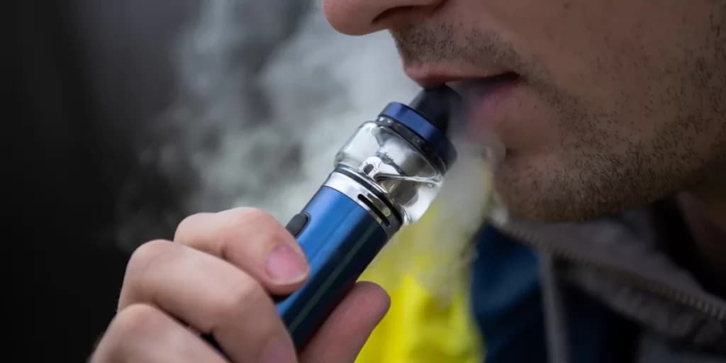 Vape faz mal? Os perigos do uso de cigarros eletrônicos