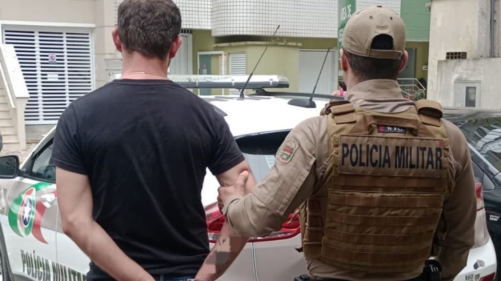 Homem é detido por moradores após furtar bicicleta em Itapema