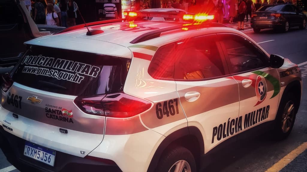 Briga entre moradores de rua termina com um morto a facadas, em Balneário Camboriú