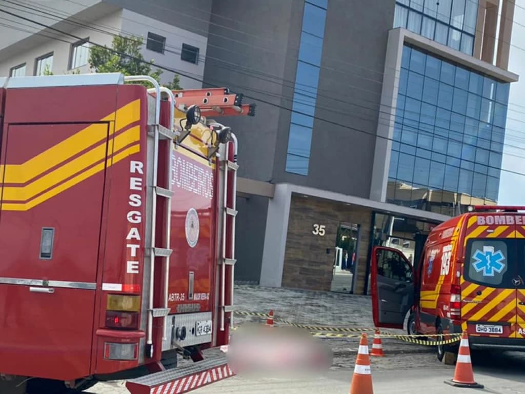Homem é partido ao meio após ser atropelado pelo próprio caminhão em SC