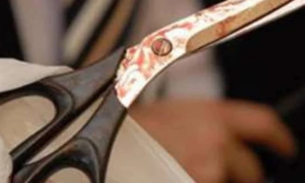 Homem sofre tesourada após esposa flagrar conversas íntimas com a ex em SC