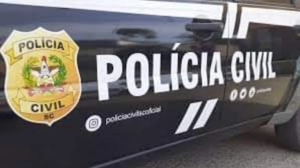 Treinador de vôlei é preso suspeito de abusos sexuais em SC
