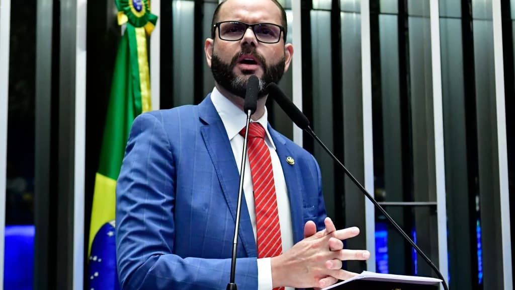 Senado aprova e Jorge Seif defende taxação “das blusinhas”: “imposto que paga nosso salário”