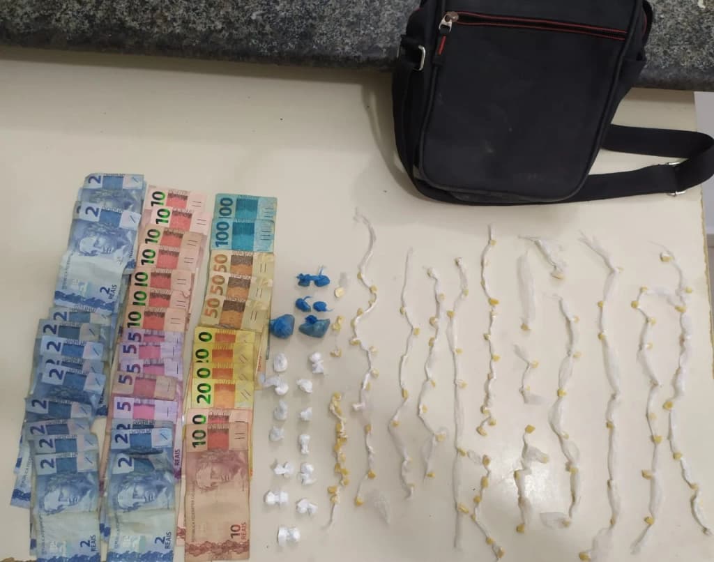PM apreende grande quantidade de drogas em Itapema