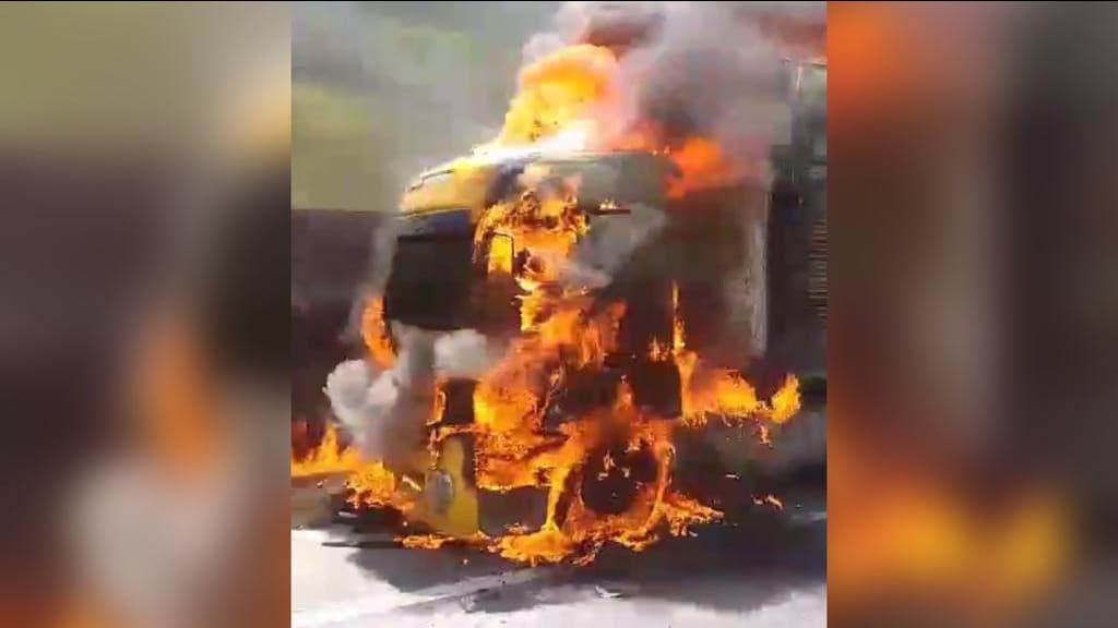 Caminhão dos Correios explode na BR-376 entre PR e SC