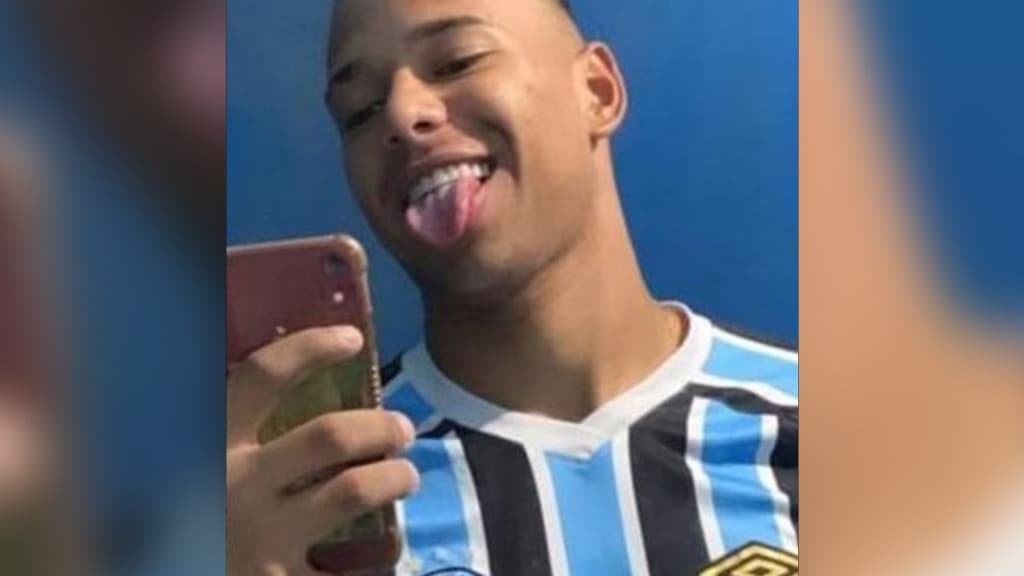 Jovem de 22 anos é assassinado a golpes de faca em SC