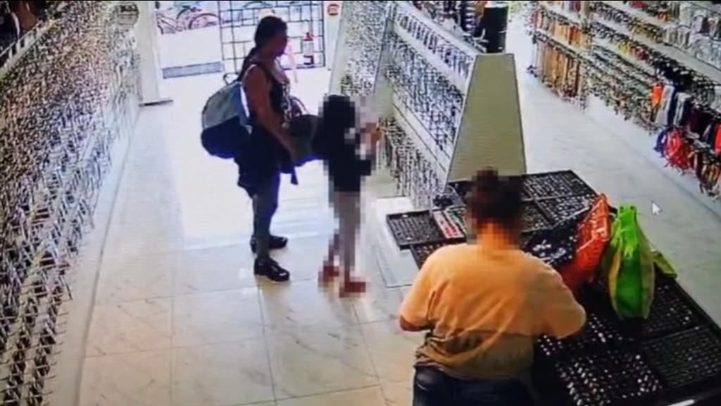 Mãe” leva filhas para roubar em loja de Tijucas