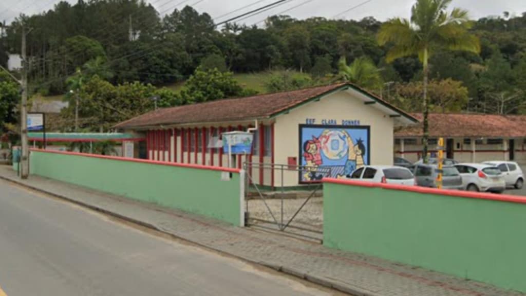 “Ele ia matar ela, mãe!”: estudante narra momentos de terror após aluno invadir escola com faca em SC