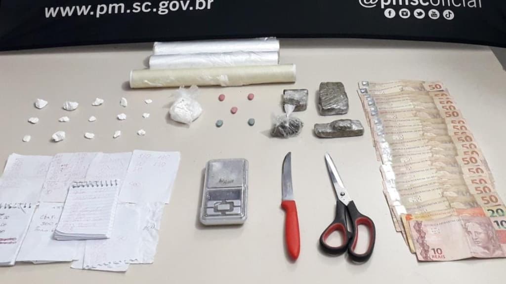 Polícia apreende drogas e dinheiro em Itapema