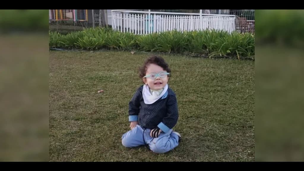 Menino de 3 anos arranca “tráqueo”, fica sem oxigênio e morre