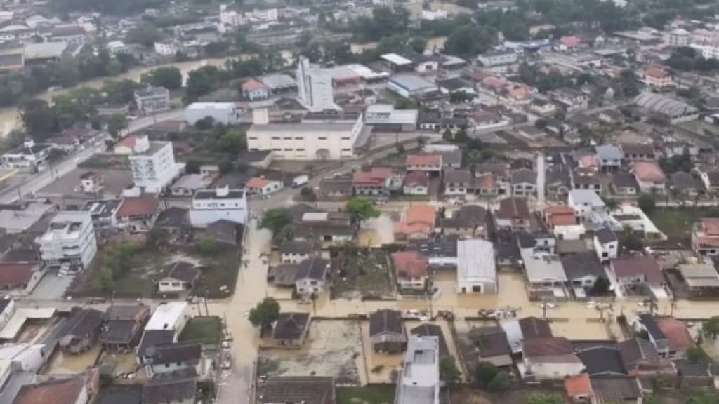 Rio do Sul registra 7ª enchente do ano após chuvas