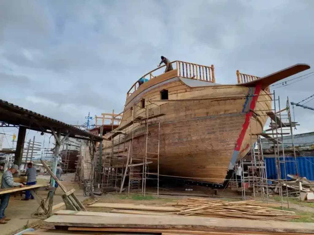 Balneário Camboriú terá o maior barco temático em madeira do Brasil