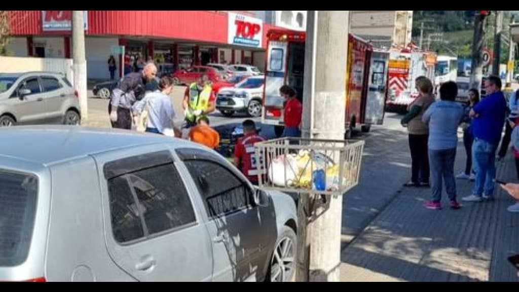 Ciclista perde a vida após ser atropelada por caminhão