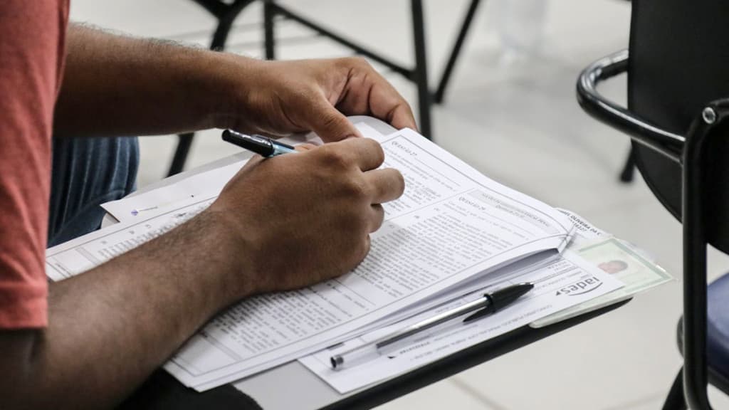 Brusque abre concurso na área da educação
