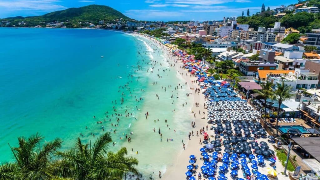 Bombinhas é a cidade que mais cresceu no Litoral Norte de SC
