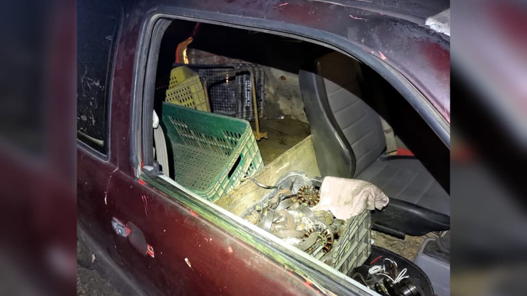 Empresário é flagrado com carro caindo aos pedaços na BR-101