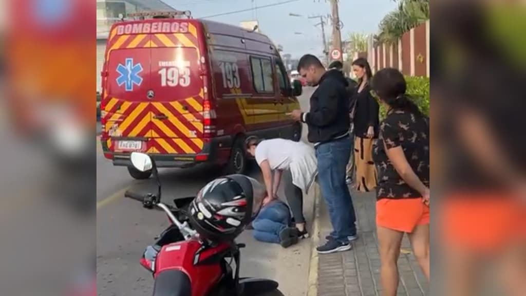 Colisão entre moto e carro deixa motoboy ferido em Tijucas