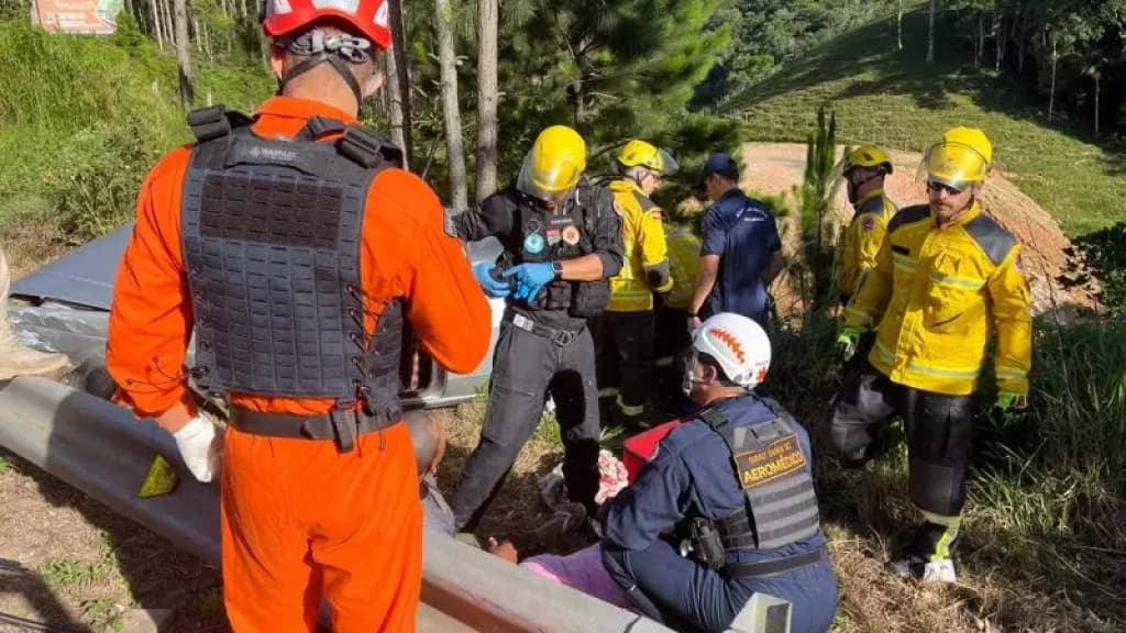 Grave acidente deixa um morto e dois feridos na BR-282