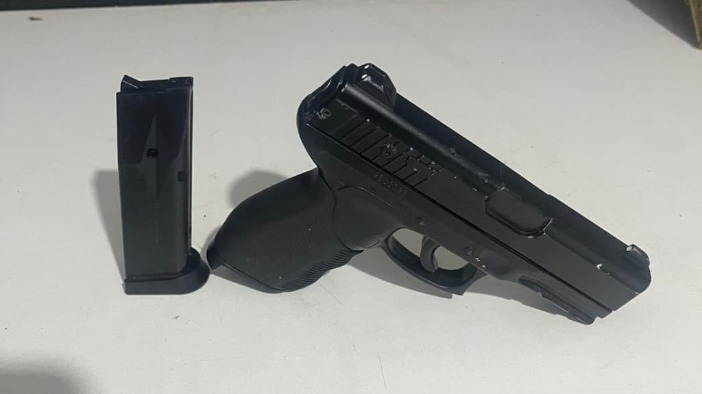 Genro ameaça sogra com pistola ao ser impedido de ver filha em Itajaí