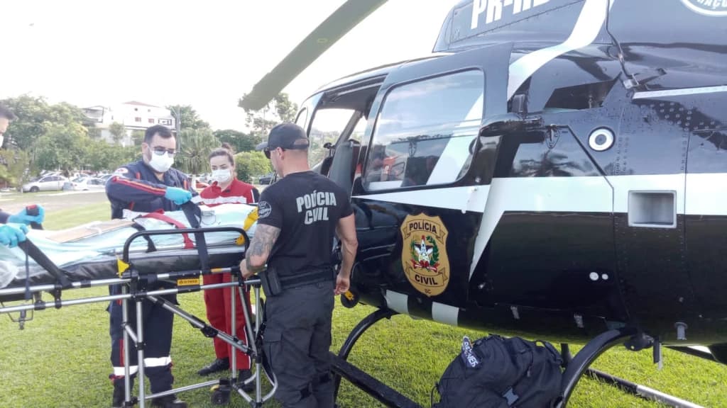 Jovem passa mal após usar drogas e é socorrido pelo helicóptero da Polícia Civil