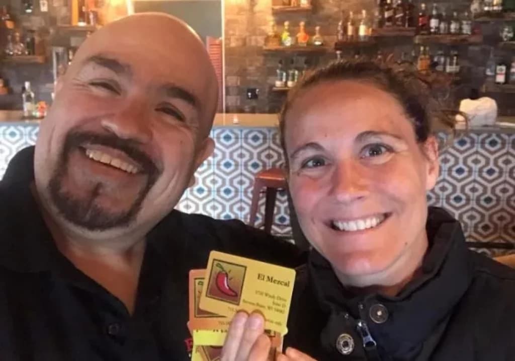 Dono de restaurante compra R$ 10 mil em vale-presentes para evitar falência de concorrentes