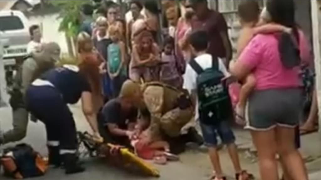 Criança é atropelada em Tijucas ao desembarcar de ônibus escolar