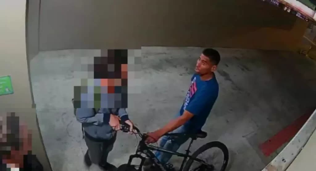 Jovem leva dois socos e tem bicicleta roubada em SC