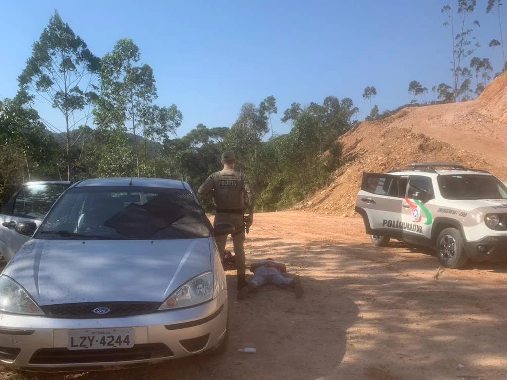 Homem que tentou matar ex com facadas e tijoladas em SC é preso
