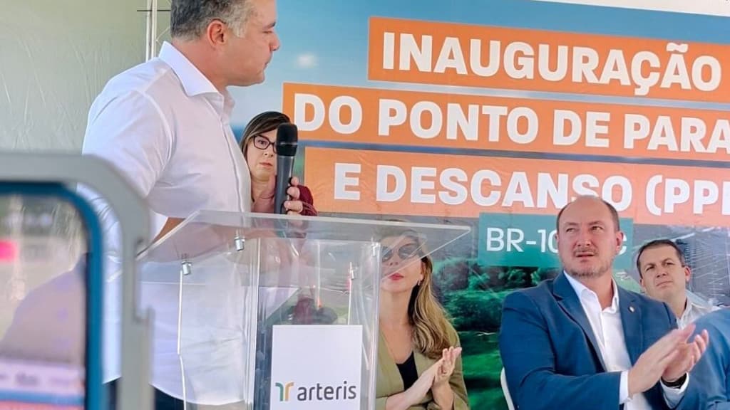 Mauro De Nadal comemora ordem de serviço para recuperação de BR”s no Oeste