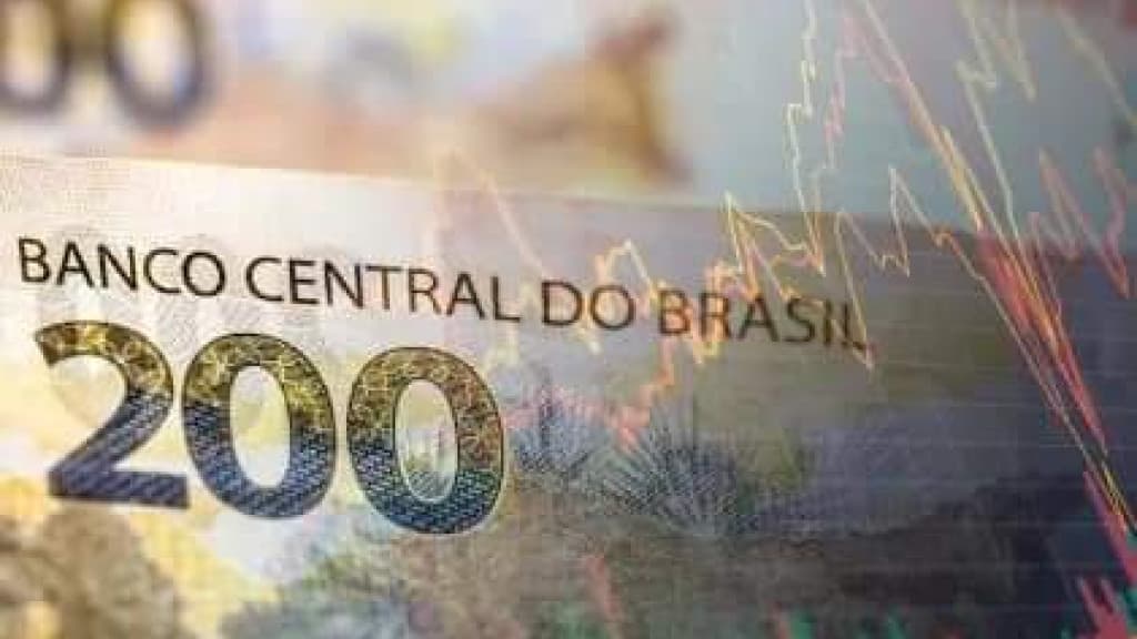 Investimentos estrangeiros no Brasil caem 40% em fevereiro, aponta Banco Central