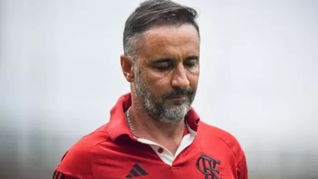 A comissão técnica do Flamengo está preocupada com o vazamento da escalação