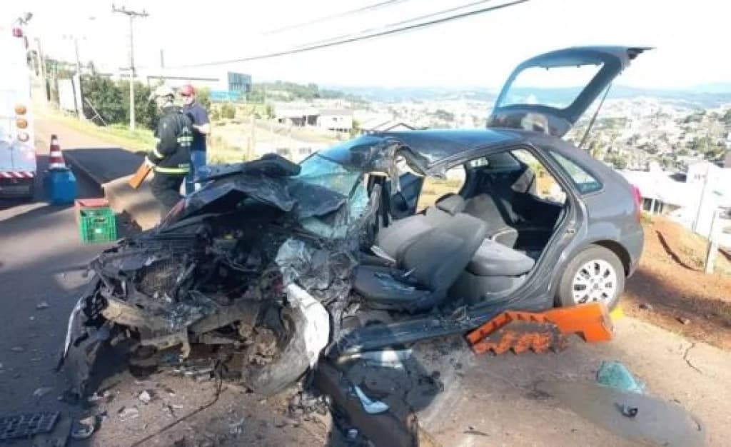 Caminhoneiro bêbado invade pista contrária e mata jovem motorista