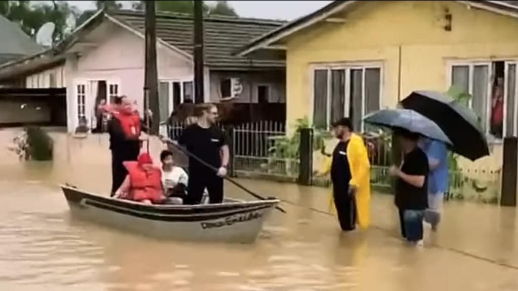Rio sobe oito metros e Pouso Redondo enfrenta enchente histórica